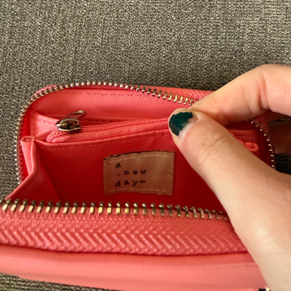 Small Wallet (TARGET) - Picture 3 of 3